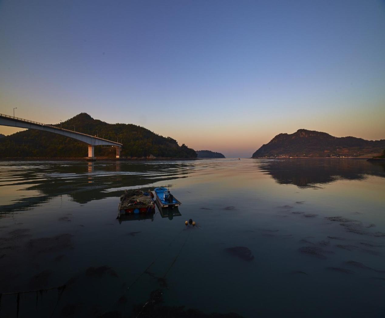 Goheung Hayan Noeul Hotel Bagian luar foto