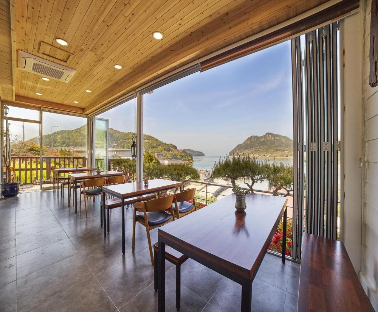 Goheung Hayan Noeul Hotel Bagian luar foto